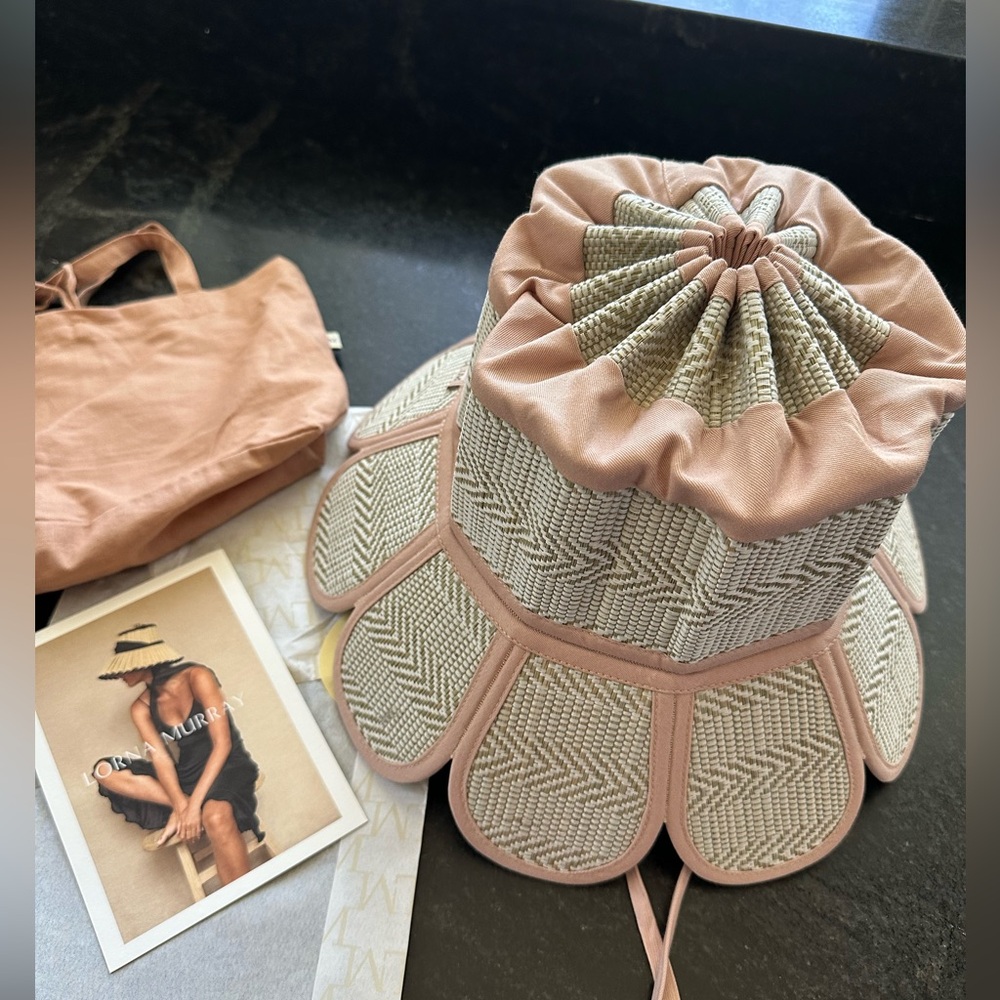 Chic Avoca Manhattan hat Size Medium